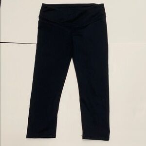 Fabletics midrise black capris XS